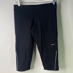 Nike Black Athletic Capri Pants Women’s Size Medium - 1325